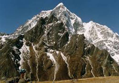 Lobuje Peak (6119m)