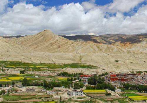 Mustang valley Trek